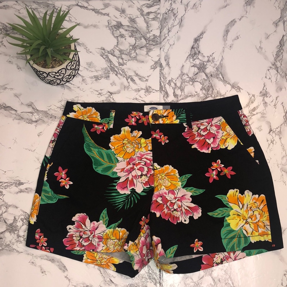 Women’s Old Navy Shorts Size 4